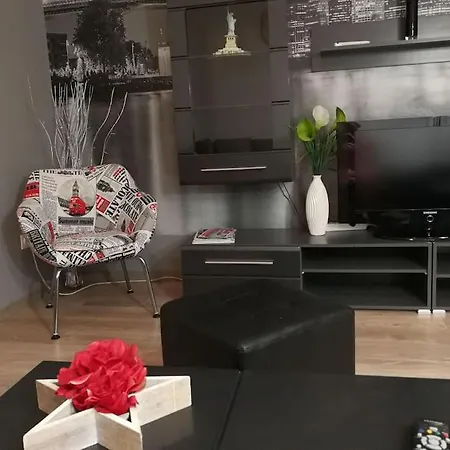 Apartman Mateo דירה פורץ